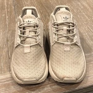 Adidas size toddler 7 sneaker
